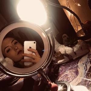 Meet your Posher, Macy